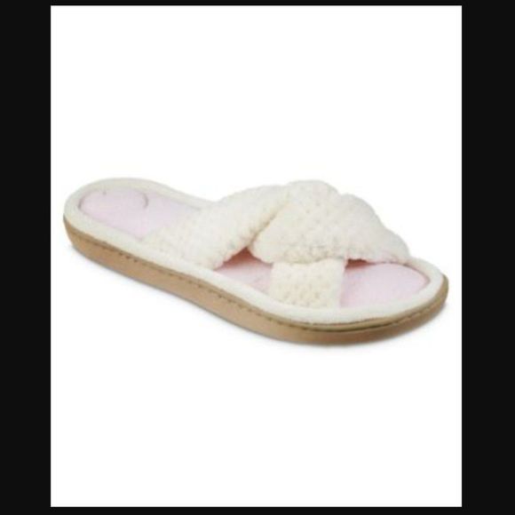 Isotoner Signature Memory Foam Slippers Size Medium - Picture 1 of 5